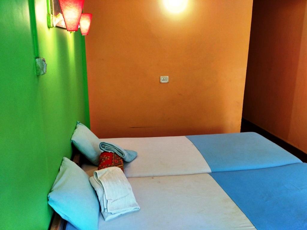 Jbl Guest House 阿姆波尔 外观 照片